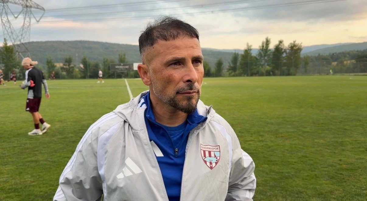 Ertuğrul Arslan: "Aramıza katmayı d&uuml;ş&uuml;nd&uuml;ğ&uuml;m&uuml;z 3-4 oyuncu var"

