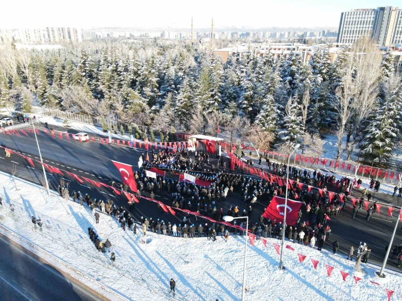 ER&Uuml; 17 Aralık Şehitlerini andı
