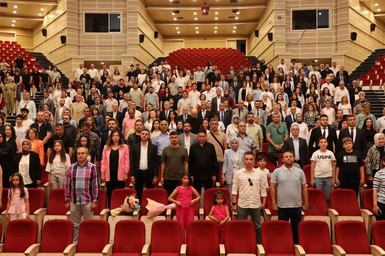 ER&Uuml;&rsquo;de &lsquo;2025 Başarı &Ouml;d&uuml;l T&ouml;reni&rsquo; d&uuml;zenlendi
