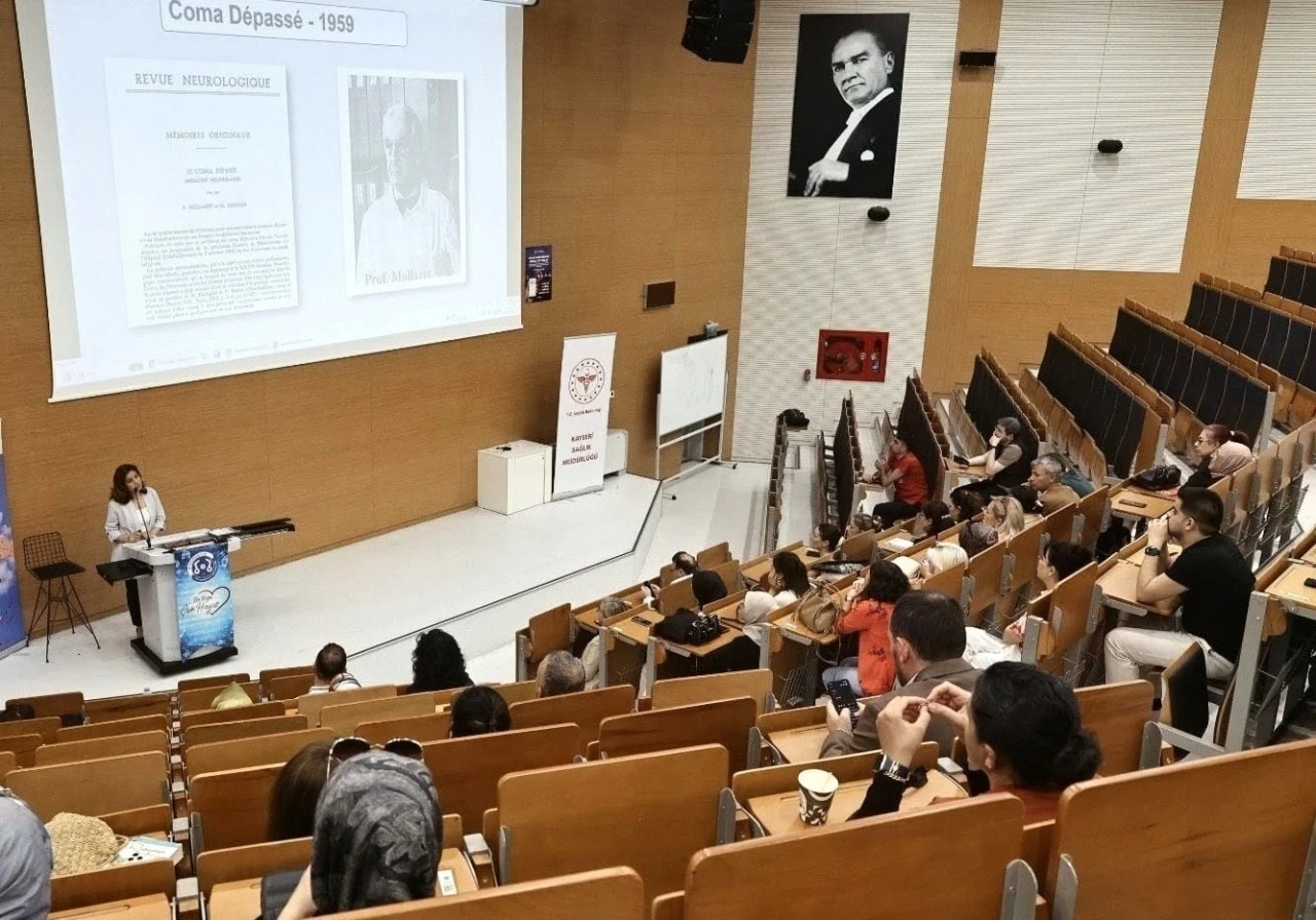ER&Uuml;&rsquo;de, &lsquo;Beyin &Ouml;l&uuml;m&uuml; Tanısı ve Don&ouml;r Bakımında G&uuml;ncel Yaklaşımlar Sempozyumu&rsquo; d&uuml;zenlendi
