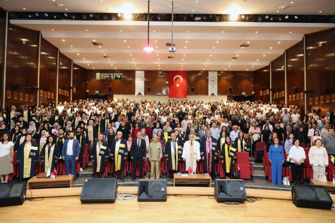 ERÜ Fen Fakültesi 2024-2025 mezunlarını verdi
