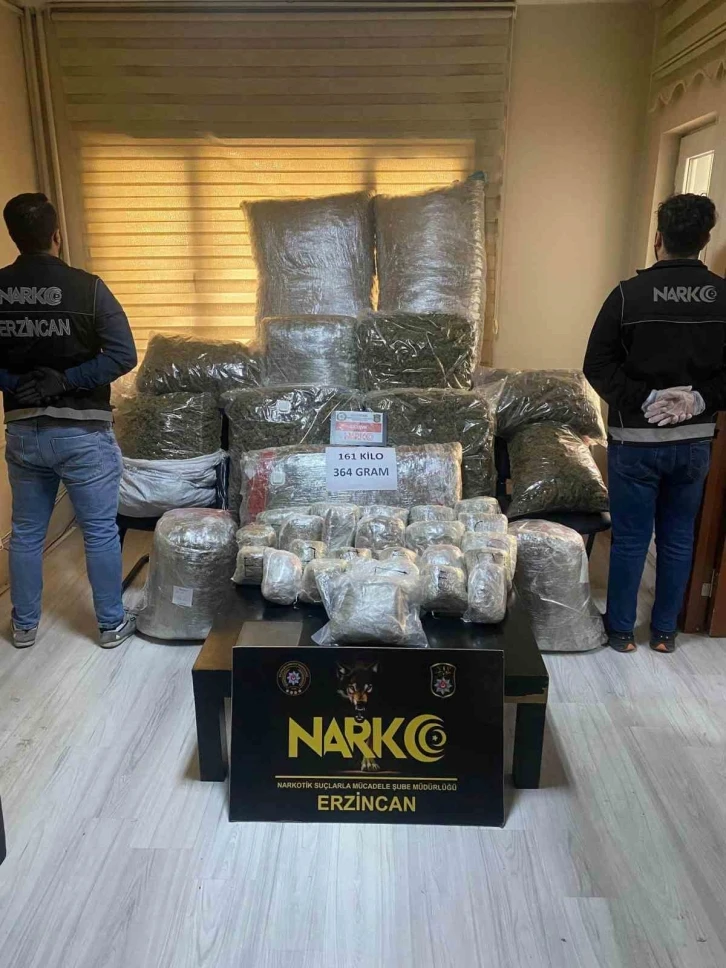 Erzincan&rsquo;da 161 kilo 364 gram uyuşturucu skunk ele ge&ccedil;irildi
