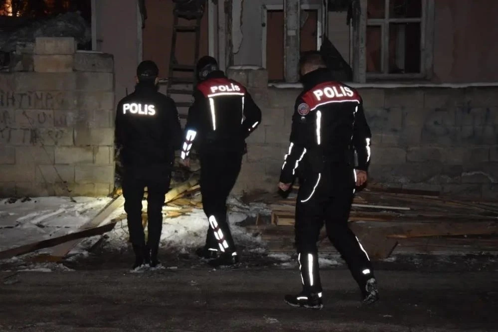 Erzincan’da aranan 37 şahıs polis operasyonlarıyla yakalandı
