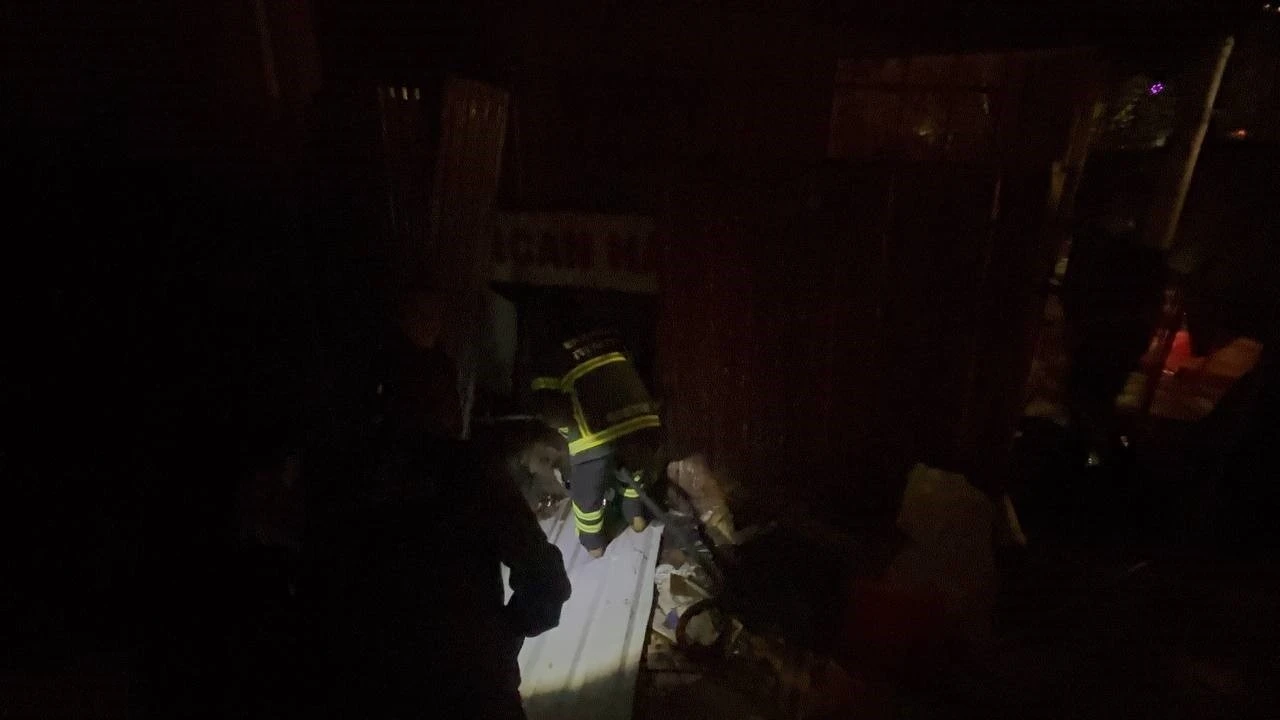 Erzincan’da gece saatlerinde yangın paniği!
