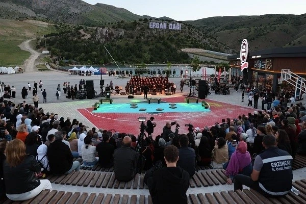 Erzincan&rsquo;da &lsquo;Matem Gecesi&rsquo; programı d&uuml;zenlendi
