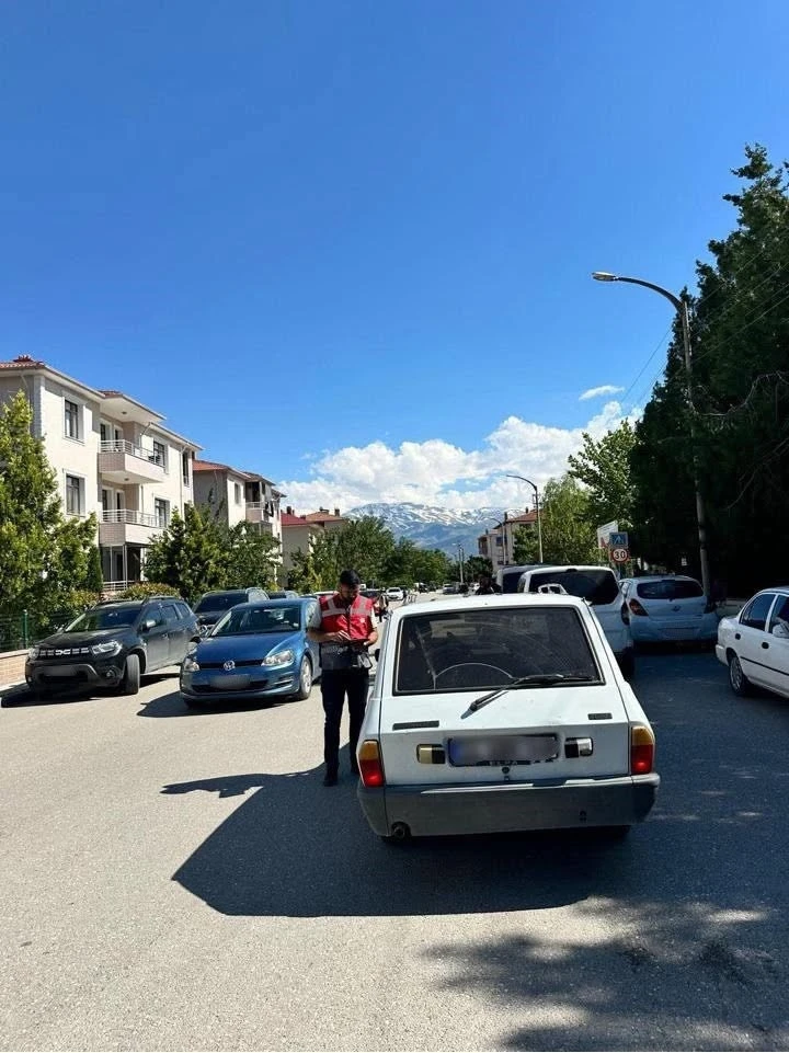 Erzincan&rsquo;da okul &ccedil;evrelerinde g&uuml;venlik uygulaması ger&ccedil;ekleştirildi

