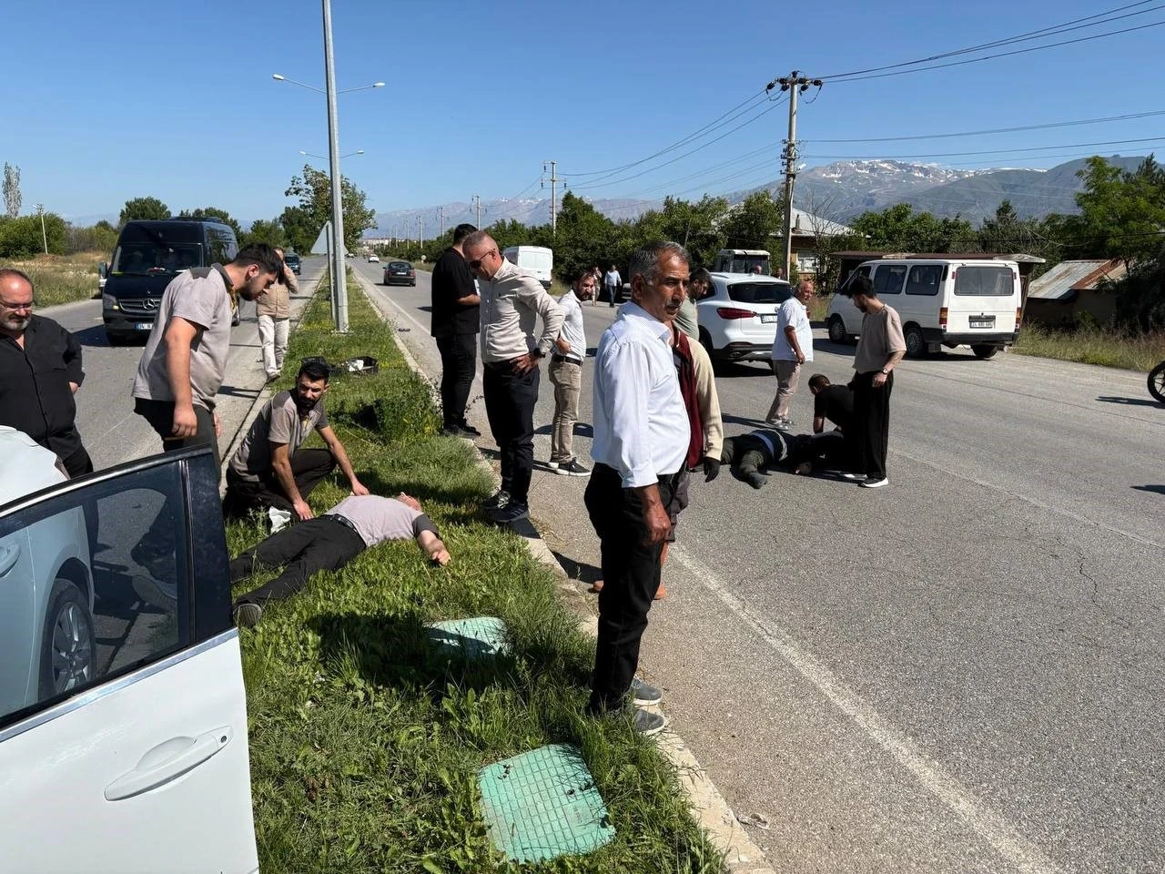 Erzincan’da otomobil ve motosiklet çarpıştı: 1 ölü, 1 yaralı
