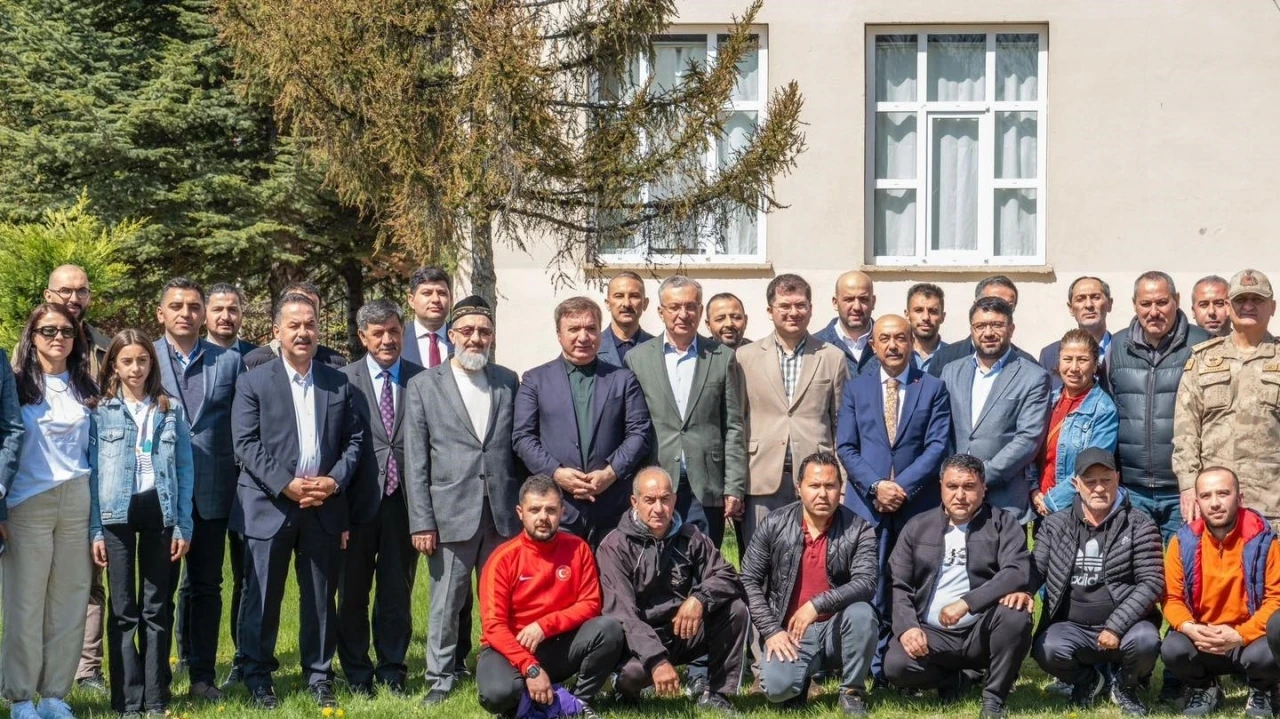Erzincan’da &quot;Değer Erzincan Spor Kulüpleri&quot; toplantısı yapıldı
