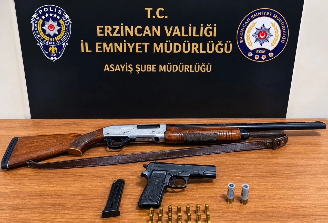 Erzincan&rsquo;da ruhsatsız tabanca ve t&uuml;fek ele ge&ccedil;irildi
