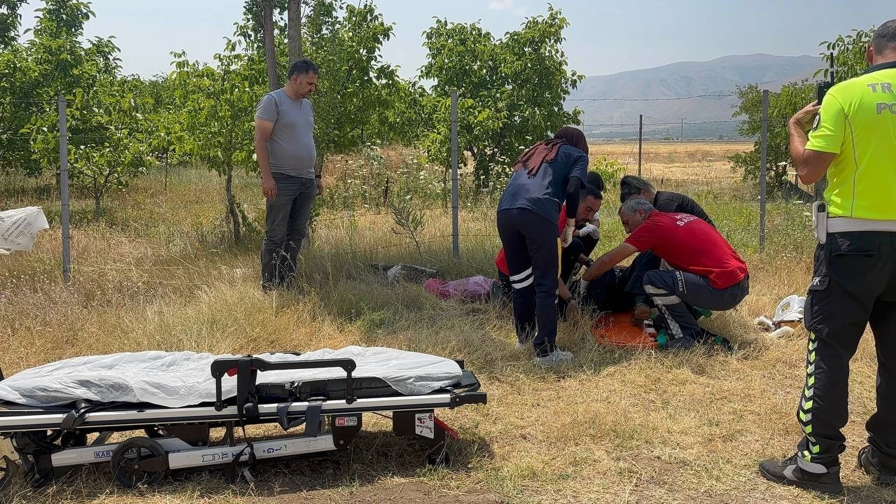 Erzincan’da şarampole uçan otomobilin sürücüsü yaralandı
