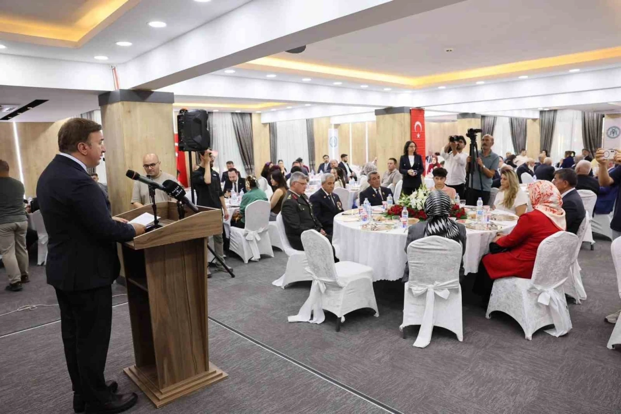Erzincan&rsquo;da şehit aileleri ve gaziler onuruna yemek programı d&uuml;zenlendi
