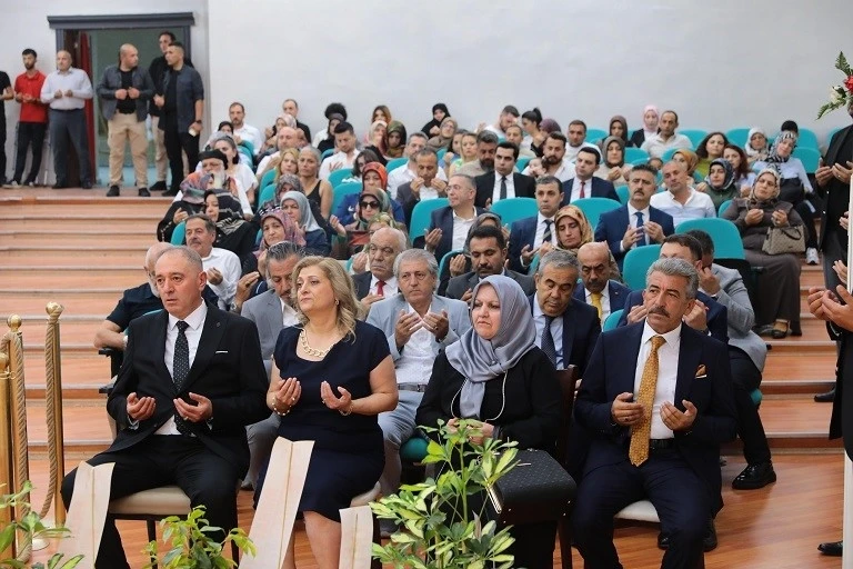 Erzincan İl Jandarma Komutanı Veysel Yanık’ın kızı dünya evine girdi
