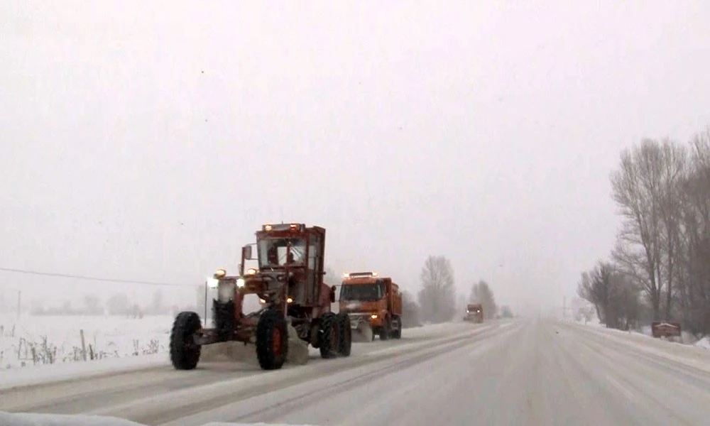 Erzincan’ın yüksek kesimlerinde kar yağışı etkili oldu
