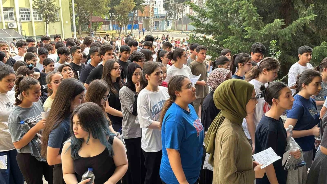 Erzincan LGS&rsquo;de 3 T&uuml;rkiye birincisi &ccedil;ıkardı
