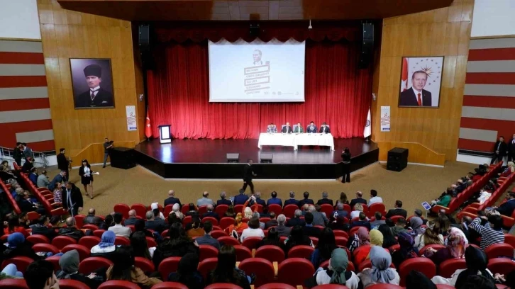 Erzurum&rsquo;da &ldquo;100. Yılında T&uuml;rkiye Cumhuriyeti&rdquo; sempozyumu başladı
