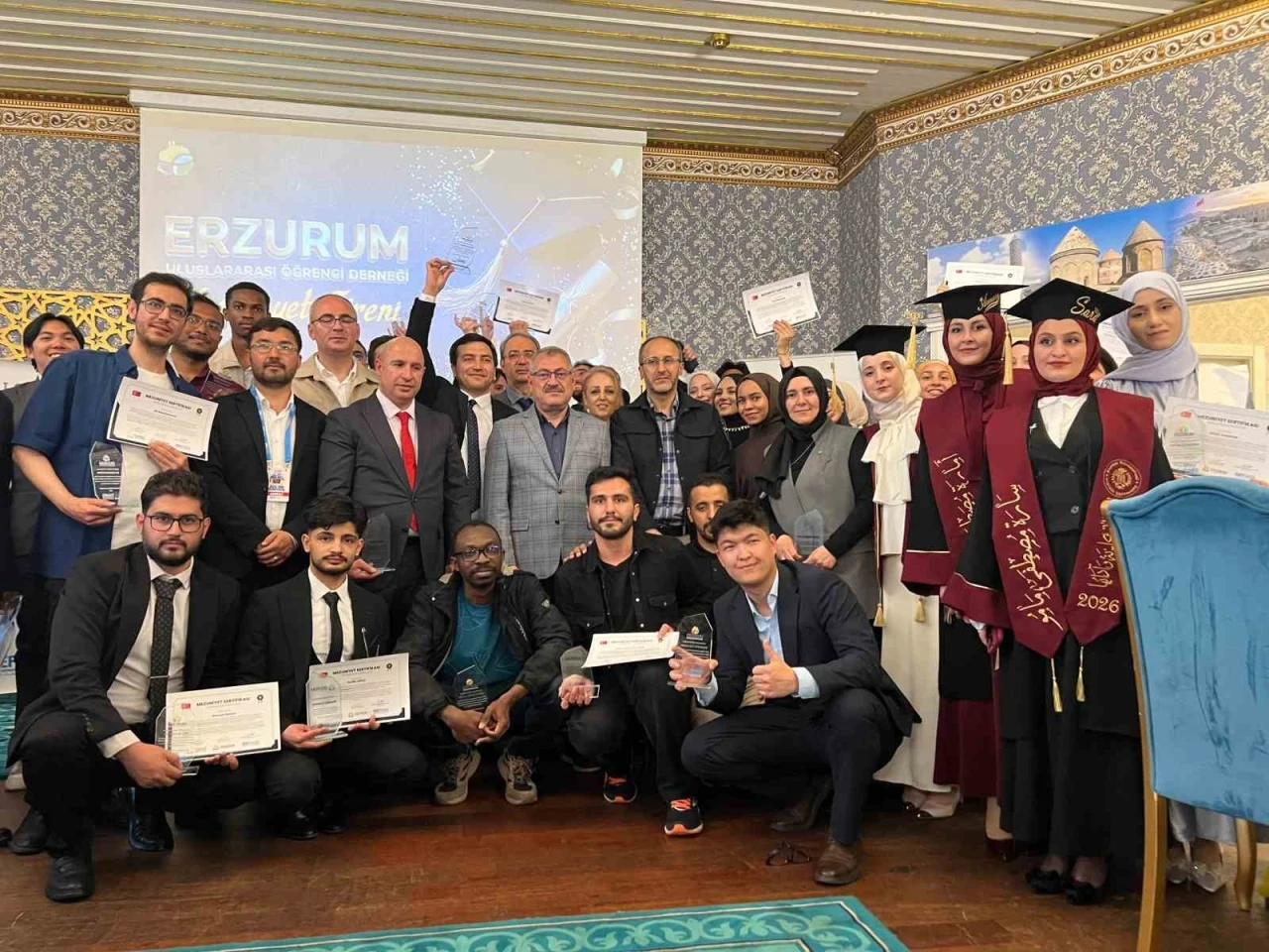 Erzurum&rsquo;da eğitim alan uluslararası &ouml;ğrenciler memleketlerine uğurlandı
