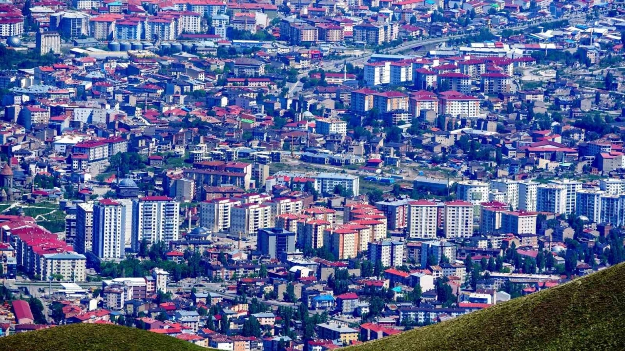 Erzurum’da iki vali yardımcısı ve on kaymamak değişti
