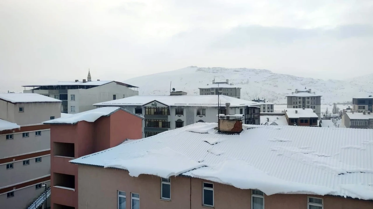 Erzurum’da kış yüzünü göstermeye başladı