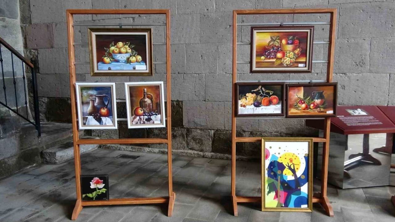 Erzurum&rsquo;da "Yaşayan değerlerin sanat yolculuğu" sergisine yoğun ilgi
