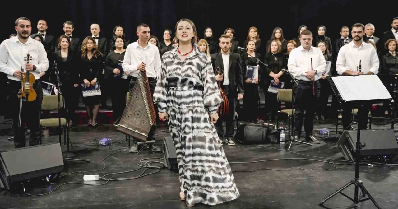 Erzurum&rsquo;da renkler k&ouml;pr&uuml;s&uuml;: Baba ve kız aynı sahnede
