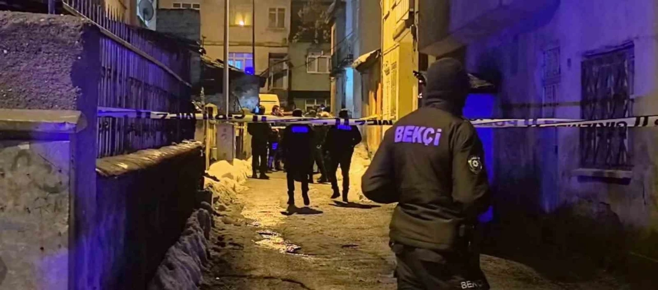 Erzurum&rsquo;da ş&uuml;pheli &ouml;l&uuml;m: Boğazından bı&ccedil;aklanmış halde bulundu
