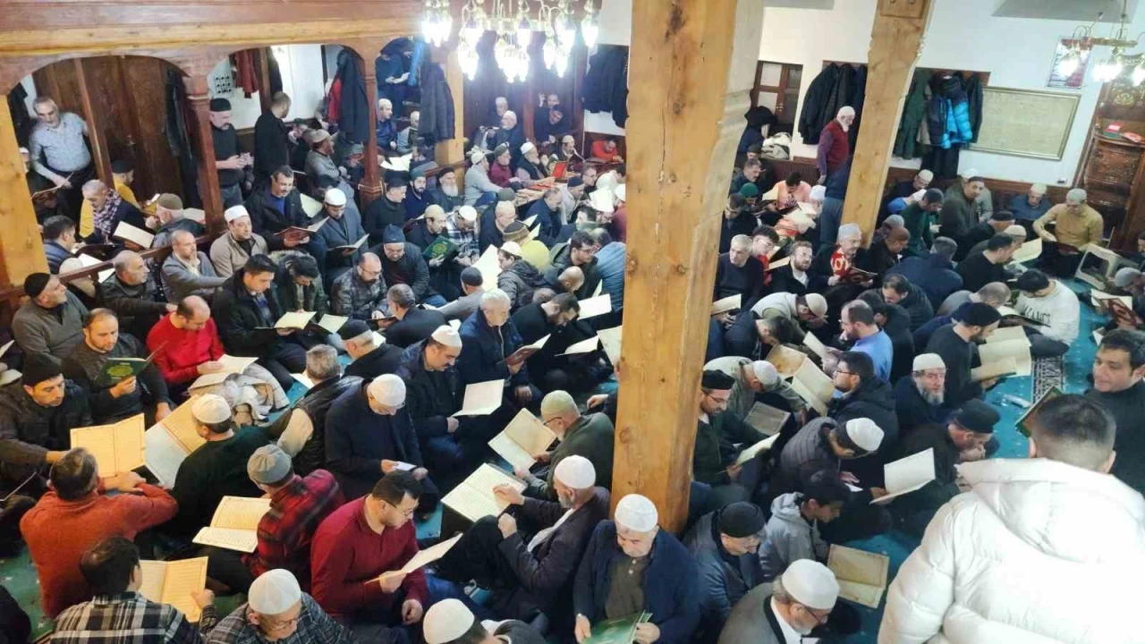 Erzurum’da yüzyıllardır devam eden 1001 hatim geleneği: 3 ayları Kur’an-ı Kerim ile karşıladılar