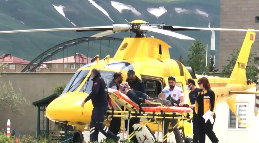Erzurum’da zamana karşı yarış: Kalp krizi geçiren hasta ambu