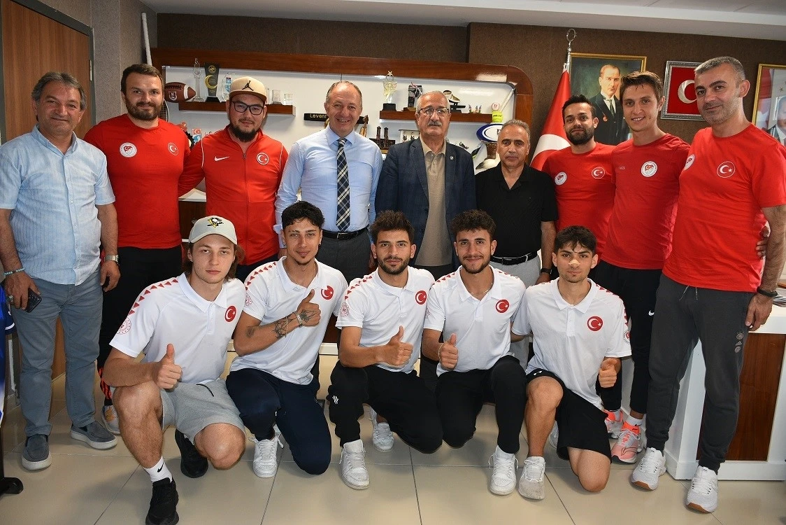 Erzurum GSİM Short Track olimpik milli takımını ağırladı
