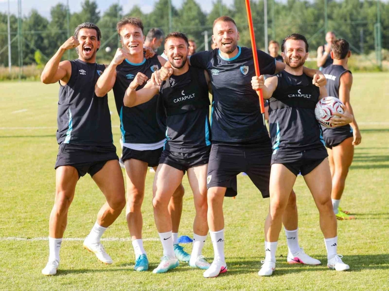 Erzurumspor FK, ikinci etap kampını tamamladı
