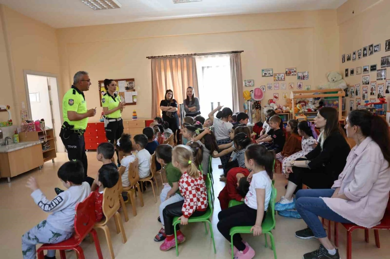 Es Çocuk Evi’nin minikleri trafik dedektifi oldu
