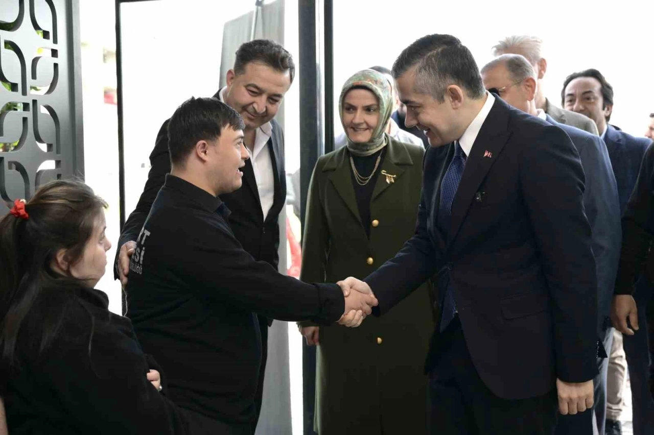 Esenyurt Belediyesi Engelsiz Kafe hizmete açıldı
