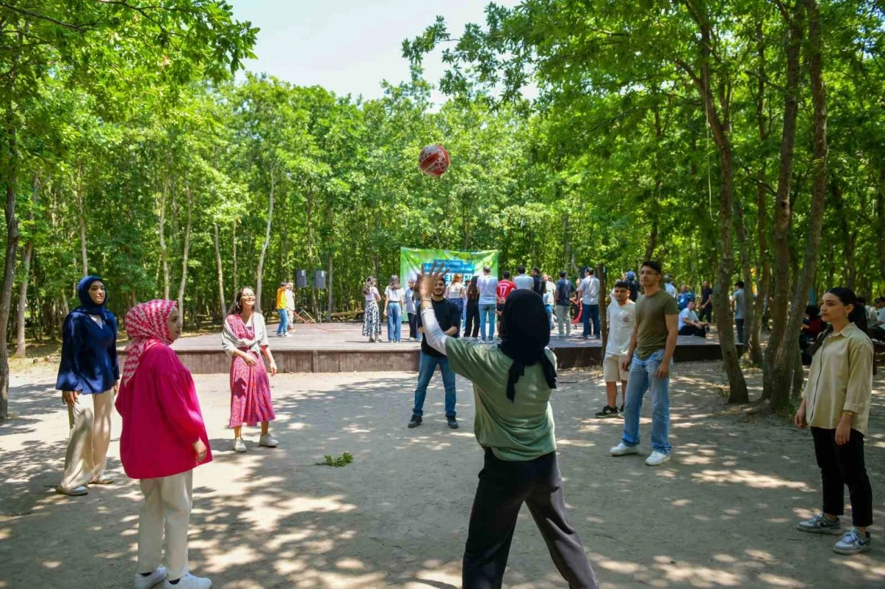 Esenyurt Belediyesi’nden sınav öncesi öğrencilere moral pikniği
