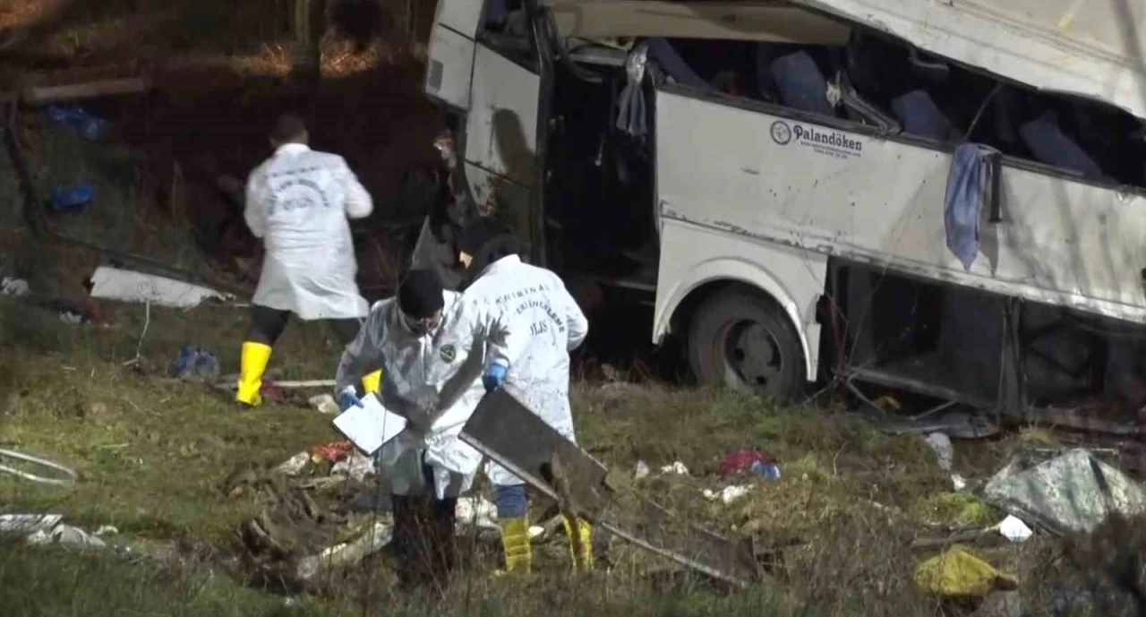 Esenyurt&rsquo;ta 4 kişinin &ouml;ld&uuml;ğ&uuml; kazaya ilişkin konuşan vatandaş: "İlk defa b&ouml;yle bir kaza oldu"
