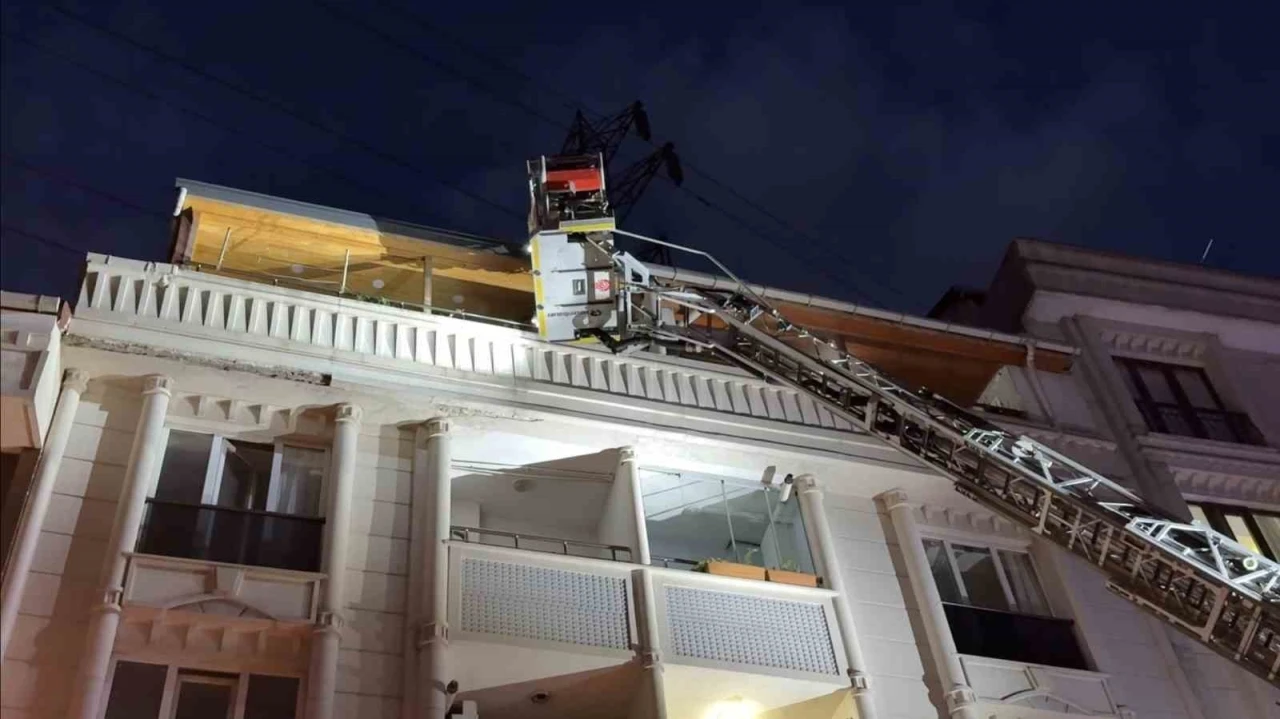 Esenyurt’ta bodrum katta çıkan yangın korkuttu: 14 kişi tahliye edildi

