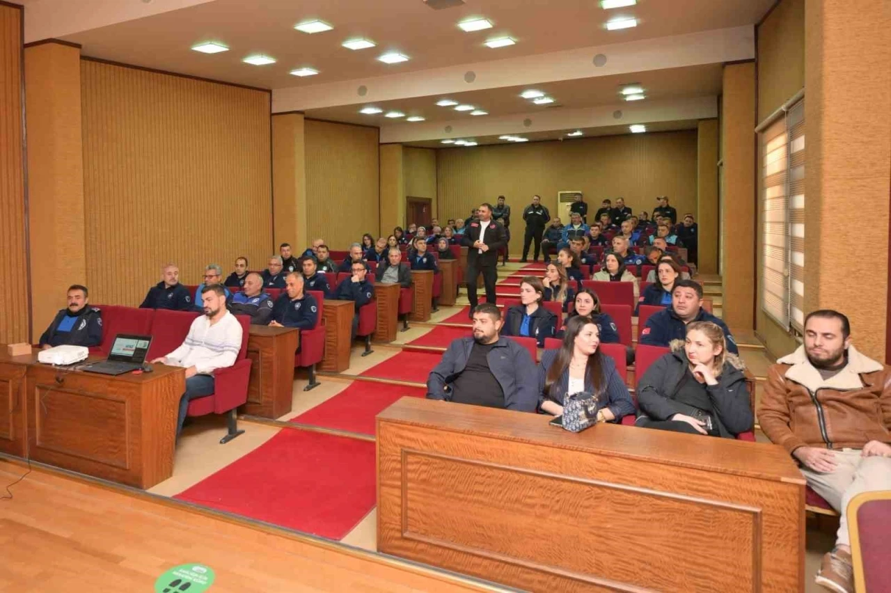 Esenyurt’ta personel için afet bilinci seferberliği
