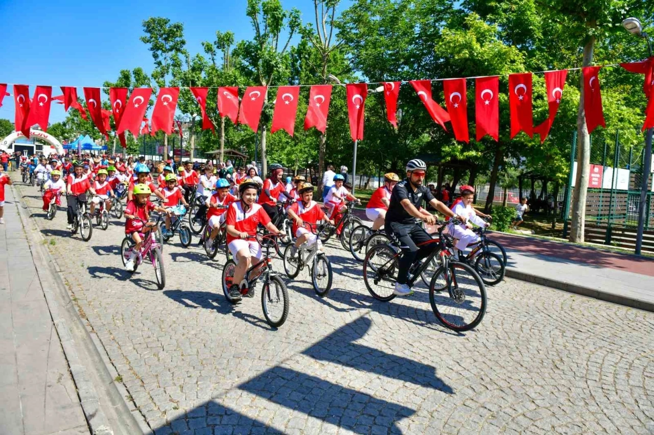 Esenyurt&rsquo;ta yaz sezonu bisiklet şenliğiyle başladı
