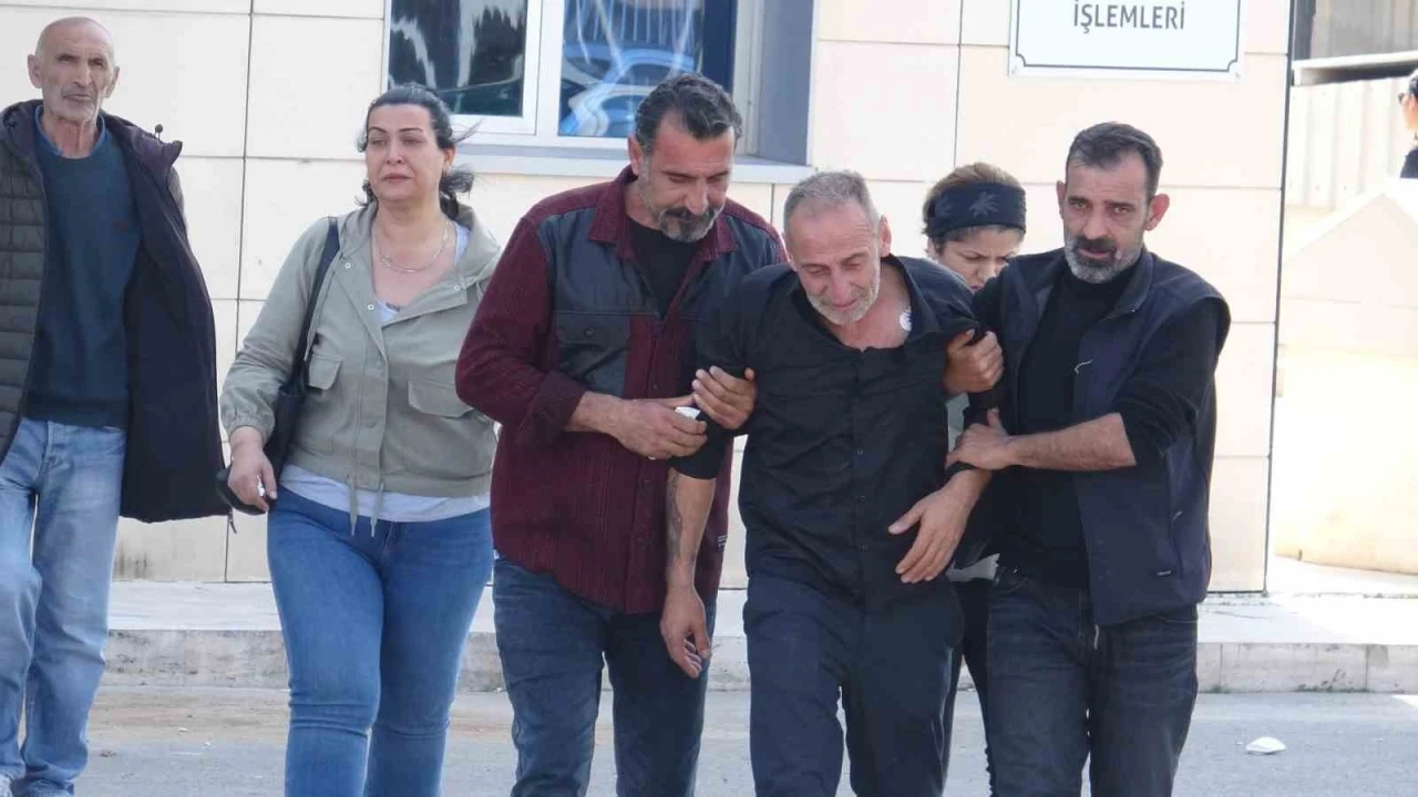 Eşini satırla öldürdüğü iddiasıyla yargılanan şahıs, cinayet öncesi 4 adet sakinleştirici ve alkol almış
