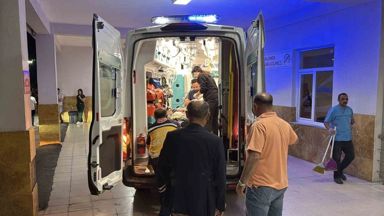 Eski Bitlis Valisi Karaömeroğlu, Sivas’ta trafik kazası geçirdi
