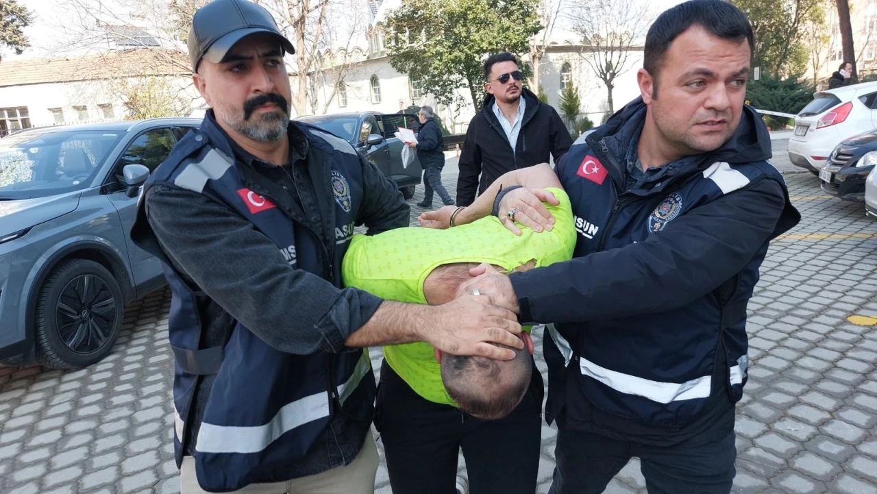 Eski eşinin dedesini &ouml;ld&uuml;r&uuml;p 4 g&uuml;n bodrumda saklayan sanık: "Olayı neden yaptım hatırlamıyorum"
