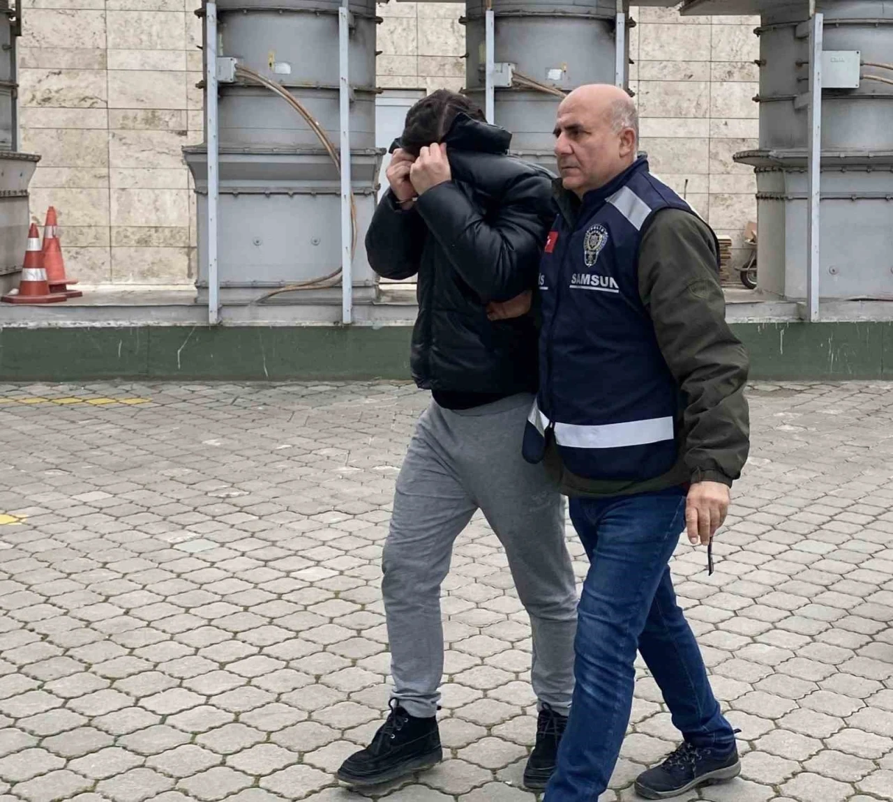 Eski kız arkadaşını darp ettiği iddiasıyla g&ouml;zaltına alındı
