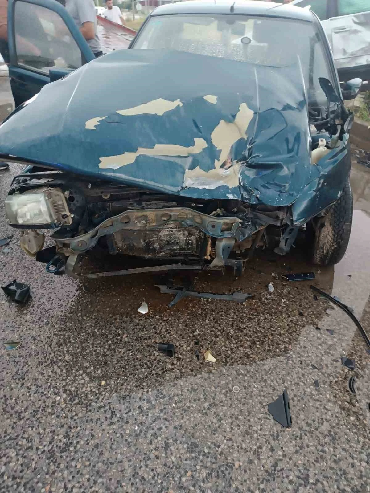 Eskişehir-Afyonkarahisar yolunda feci kaza: 2&rsquo;si ağır 4 yaralı
