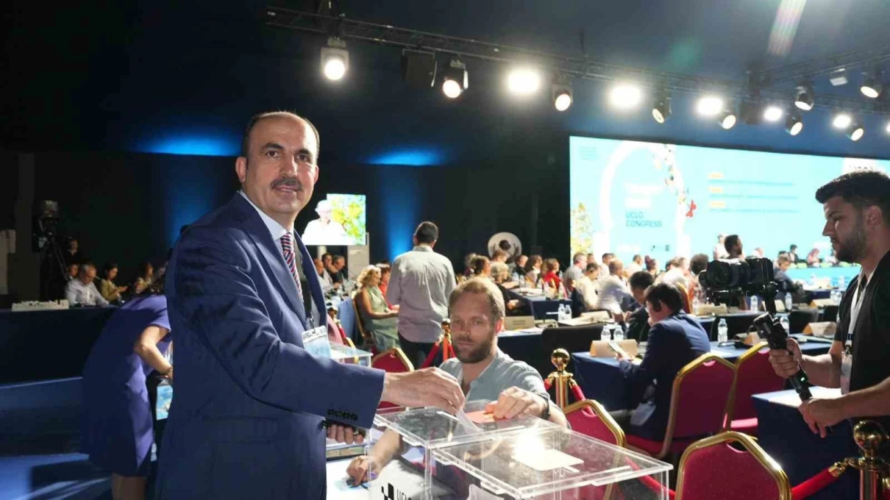 Eskişehir AK Parti Milletvekili Nebi Hatipoğlu, Uğur İbrahim Altay&rsquo;ı tebrik etti
