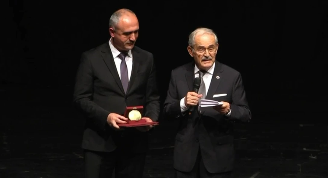 Eskişehir B&uuml;y&uuml;kşehir Belediyesi&rsquo;nin eski başkanı B&uuml;y&uuml;kerşen aktif siyaseti bıraktı
