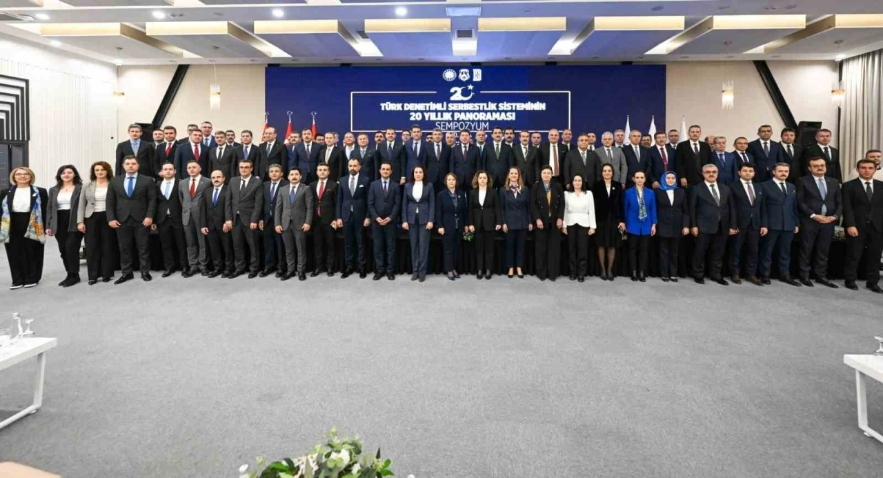 Eskişehir Cumhuriyet Başsavcısı Karak&uuml;lah, &rsquo;20. Yıla B&uuml;t&uuml;nc&uuml;l Bakış Sempozyumu&rsquo;na katıldı
