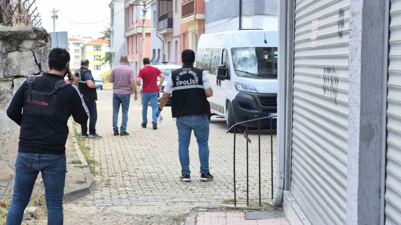 Eskişehir&rsquo;de 17 yaşındaki &ccedil;ocuk, bir kişiyi pompalı t&uuml;fekle vurdu
