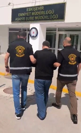 Eskişehir&rsquo;de 24 yıl hapis cezası bulunan ve 9 yıldır ka&ccedil;an ş&uuml;pheli yakalandı
