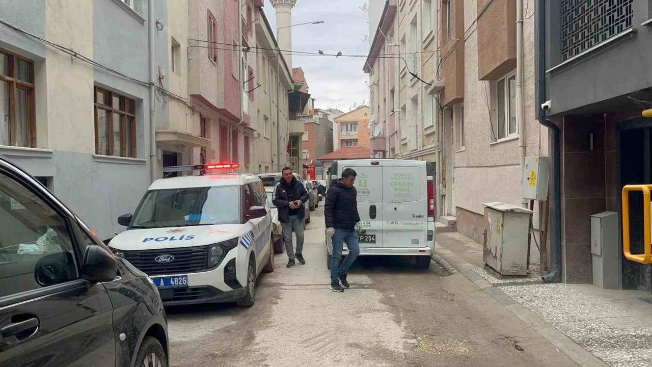Eskişehir’de 43 yaşındaki genç adam evinde ölü bulundu
