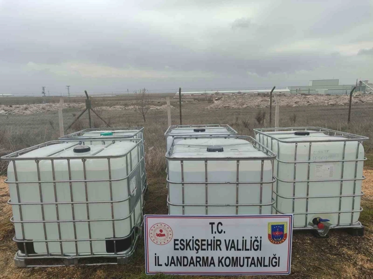 Eskişehir&rsquo;de 5 bin litre etil alkol ge&ccedil;irildi

