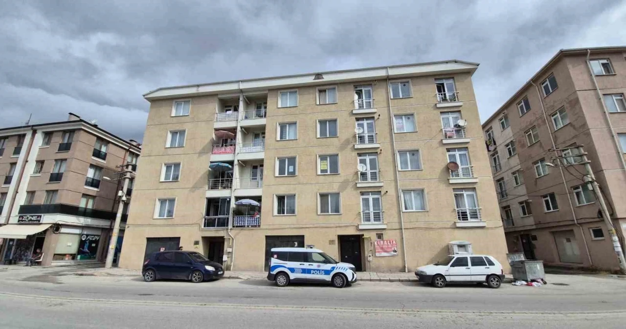 Eskişehir&rsquo;de 58 yaşındaki adamın cesedini evde annesi buldu
