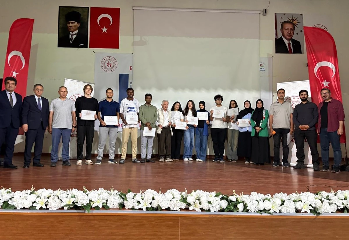 Eskişehir&rsquo;de &Ccedil;EDES kapanış programı Filistin temasıyla ger&ccedil;ekleştirildi
